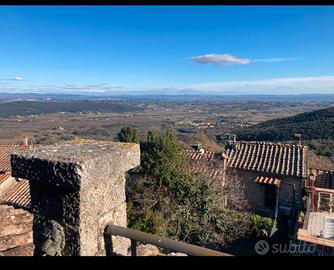 250mq Casa in pietra con vista e terreno privato