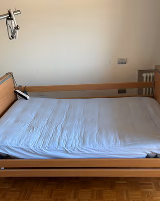 Letto ortopedico elettrico in legno
