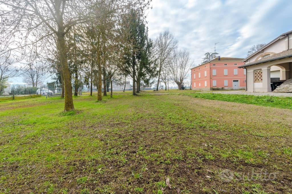 Rustico / Casale di 460 m² con più di 5 locali e b - Vista 3