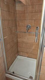 Box doccia con vetro trasparente a sportello