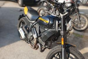 Ducati Scrambler 800 full throttle