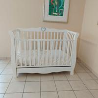 Lettino divanetto  Nuovo con materasso Nuovo.