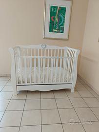 Lettino divanetto  Nuovo con materasso Nuovo.