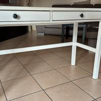 Scrivania Ikea Hemnes