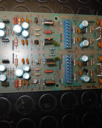 Amplificatore SAE2200