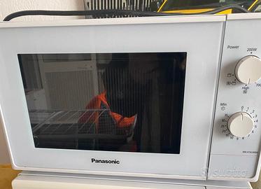 Microonde Panasonic NN-K10JWM - Come Nuovo!