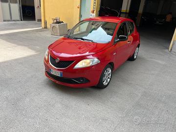Lancia Ypsilon 1.2 69 CV 5 porte Platinum