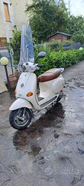 Vespa piaggio 125 ET4