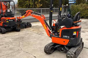 KUBOTA U 10-5 anno 22 ore 920 attacco rapido 3 ben