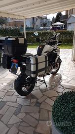 Benelli TRK 502X marzo 2023  tris valigie 