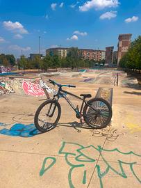 wheelie bike . LEGGERE DESCRIZIONE