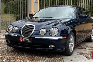 Jaguar S-Type V8 4.0