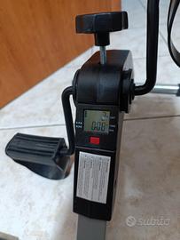 Attrezzo per gambe e braccia