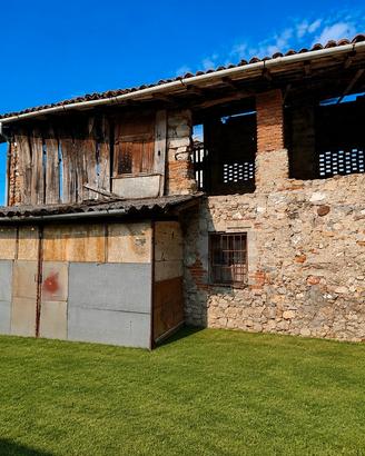 Rustico indipendente con giardino privato