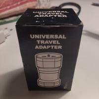 Adattatore universale da viaggio