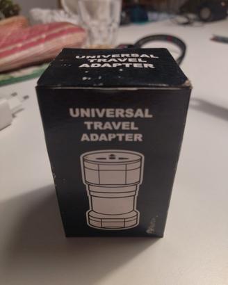 Adattatore universale da viaggio