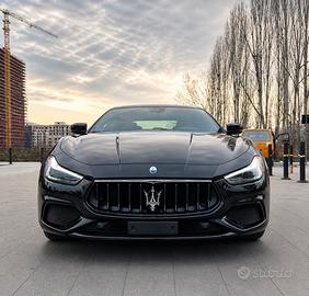 Maserari GHIBLI Hybrid GRANSPORT full pari Nuovo
