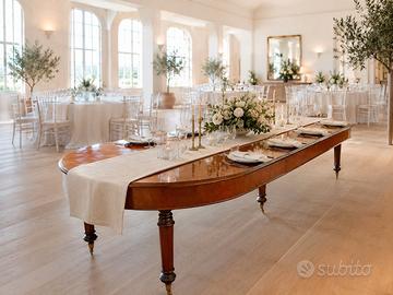Tavolo Antico ovale per Eventi e Matrimoni