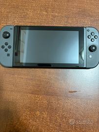 Nintendo Switch nera + Pokemon Perla Lucente