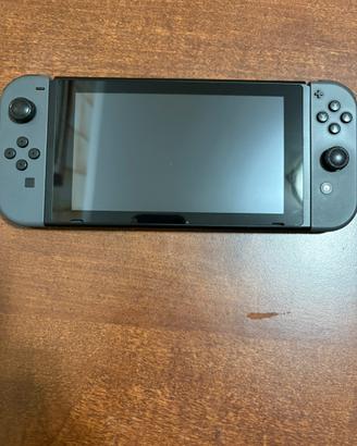 Nintendo Switch nera + Pokemon Perla Lucente