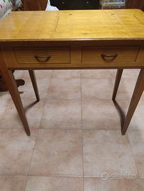 Macchina da cucire Singer con mobiletto/tavolino