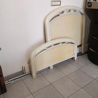 letto singolo in legno