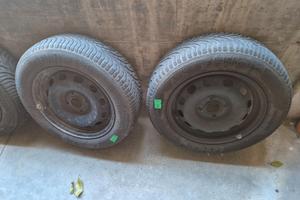 Gomme M+S ford fiesta 2018