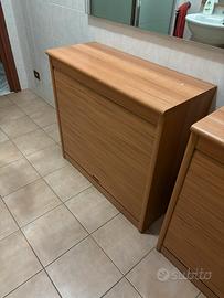 Scarpiera con serrandina in tinta legno