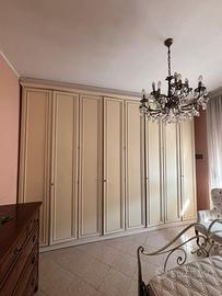 Armadio a 8 ante in legno