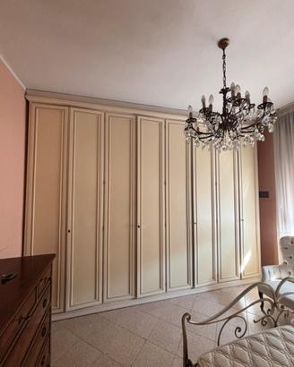 Armadio a 8 ante in legno