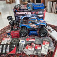 TRAXXAS Stampede 4x4 VXL-3s Extrem HD + accessori