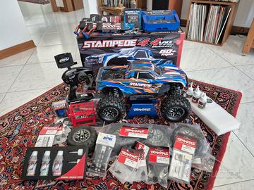 TRAXXAS Stampede 4x4 VXL-3s Extrem HD + accessori