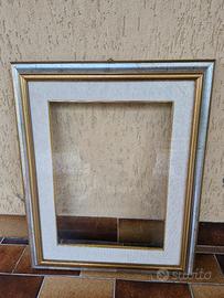 Cornice 57x45 cm