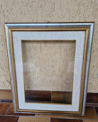 Cornice 57x45 cm