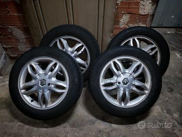 🛞 Cerchi in lega Renault 15” + gomme invernali