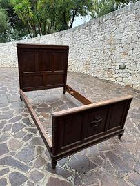 Letto in legno massello