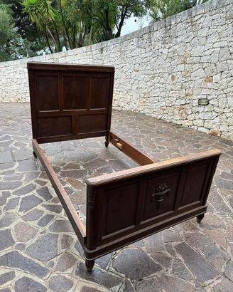 Letto in legno massello