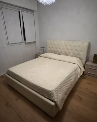 Letto matrimoniale con contenitore