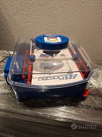 Incubatrice nuovissima avicoli