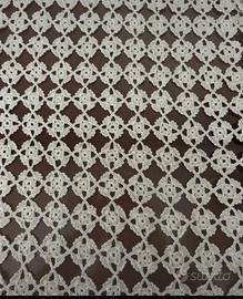 Tovaglia all’uncinetto fatta a mano