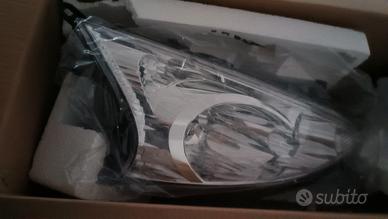 Mitsubishi  Grandis fanale lato passeggero