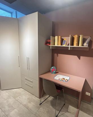 Cabina armadio, armadi e scrivania show-room NUOVA