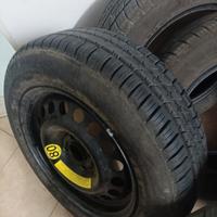 4 gomme auto e ruota di scorta