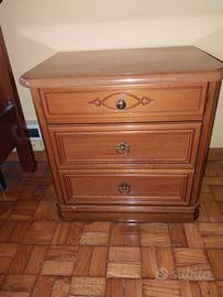 Comodino classico tinta noce