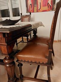 cassapanca antica e tavolo con 4 sedie