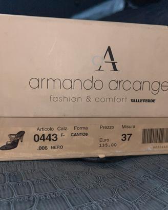 Sandali con tacco alto nero e oro