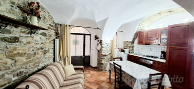 "Sapore di Liguria" in Borgo Antico vicino al mare