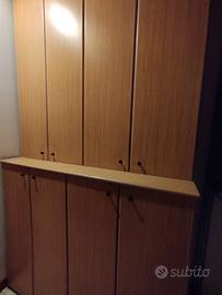 Mobile con scaffali per studio o per ripostiglio