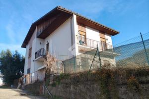 BIFAMILIARE A VIGGIÙ