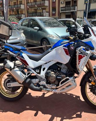 Africa Twin 1100 tris valigie GIVI